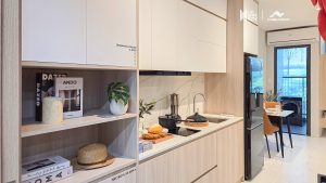 Nhà mẫu căn hộ Studio The Win City – khu bếp và kệ trang trí