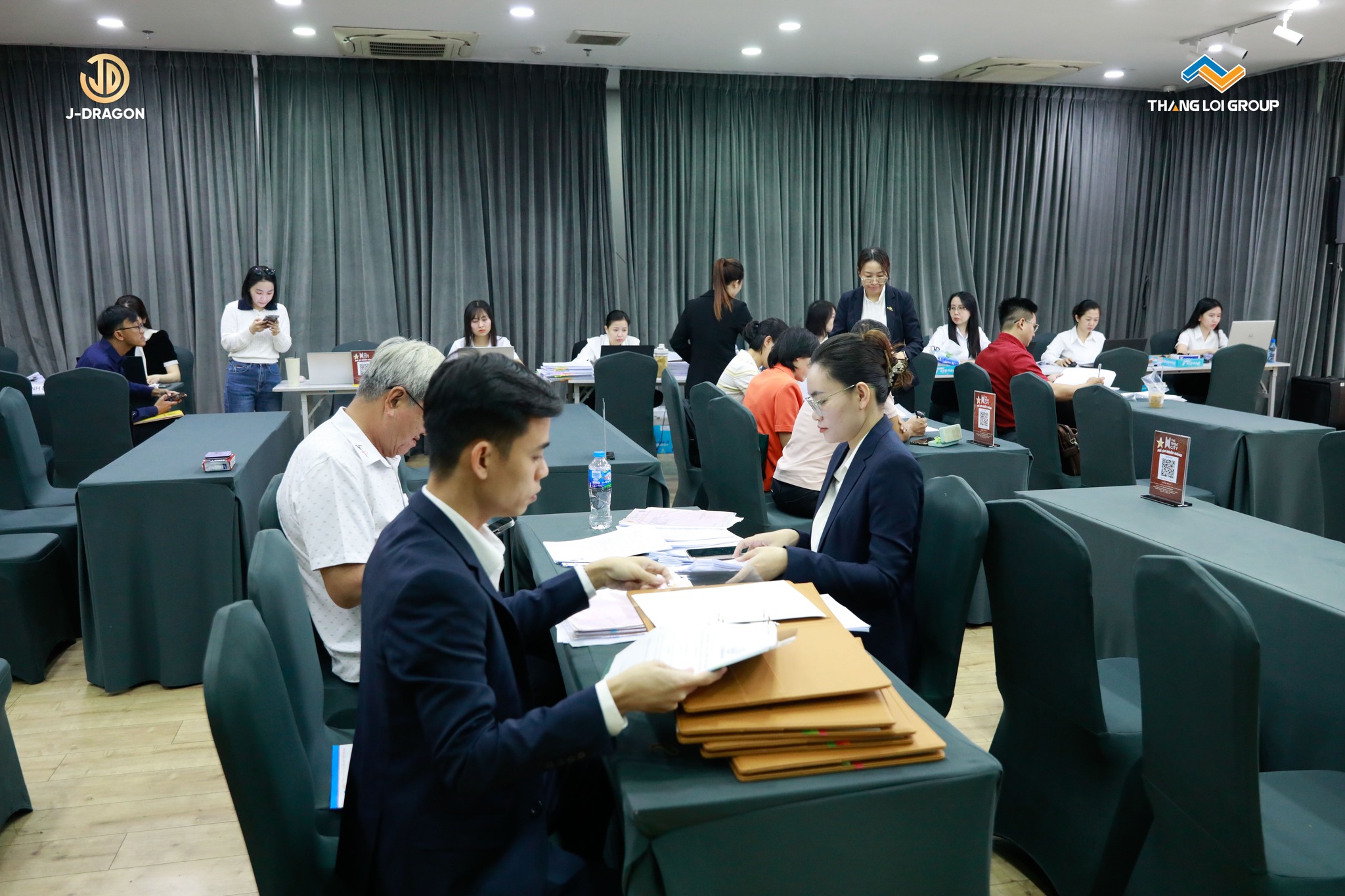 Lễ bàn giao sở hồng dự án J Dragon